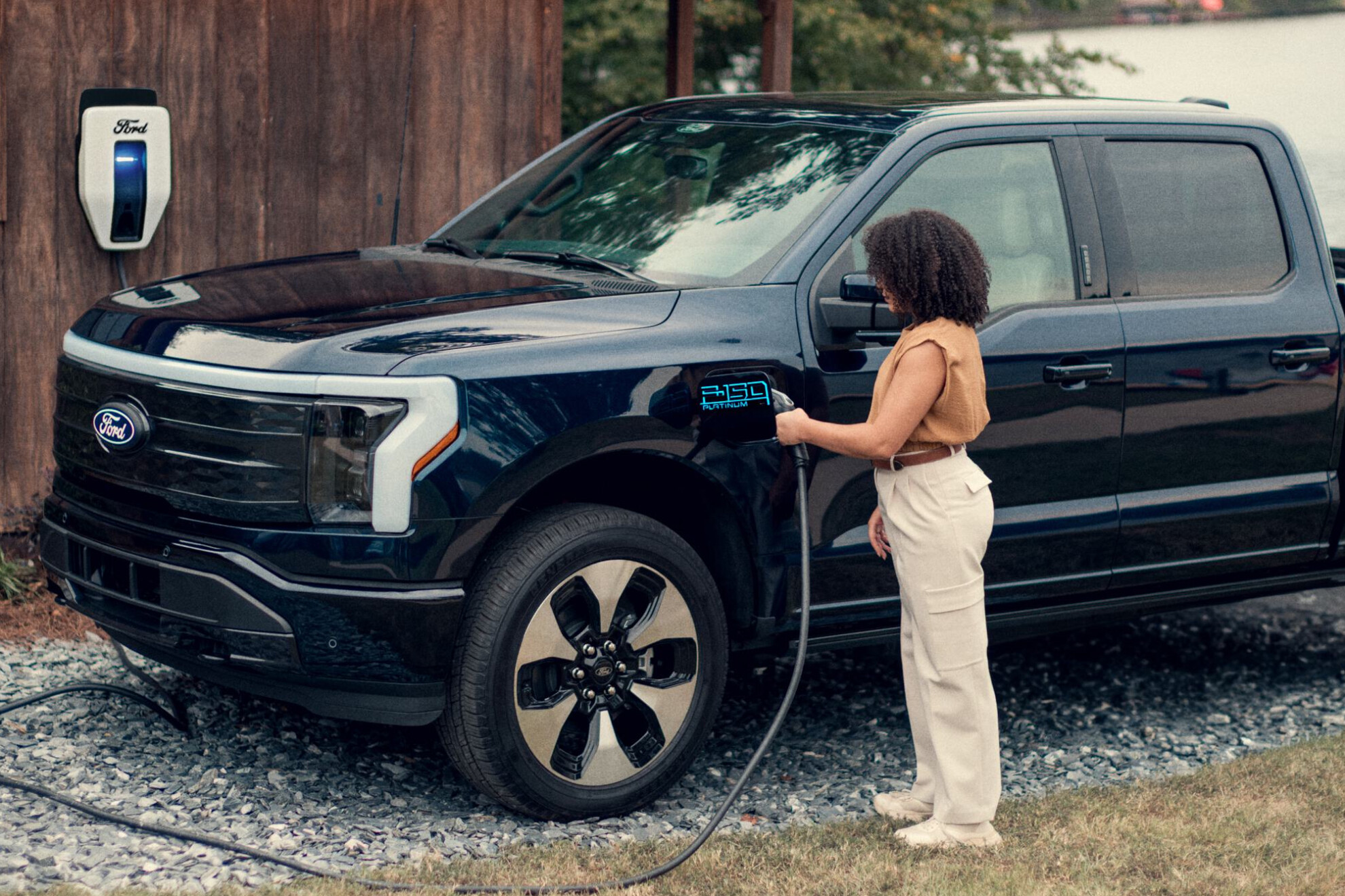 Ford plots super ute with 1100km range Post feature image